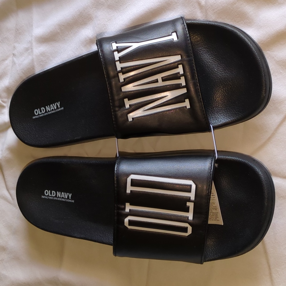 Old Navy Men's Slide Sandals. Size 10-11